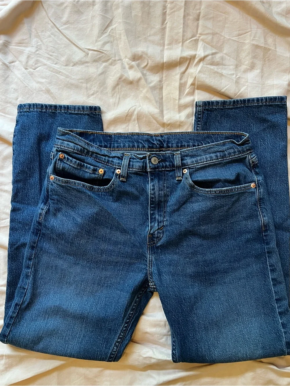 Levi’s men’s 505 medium wash straight leg jeans GR8 jeans 34 x 32”